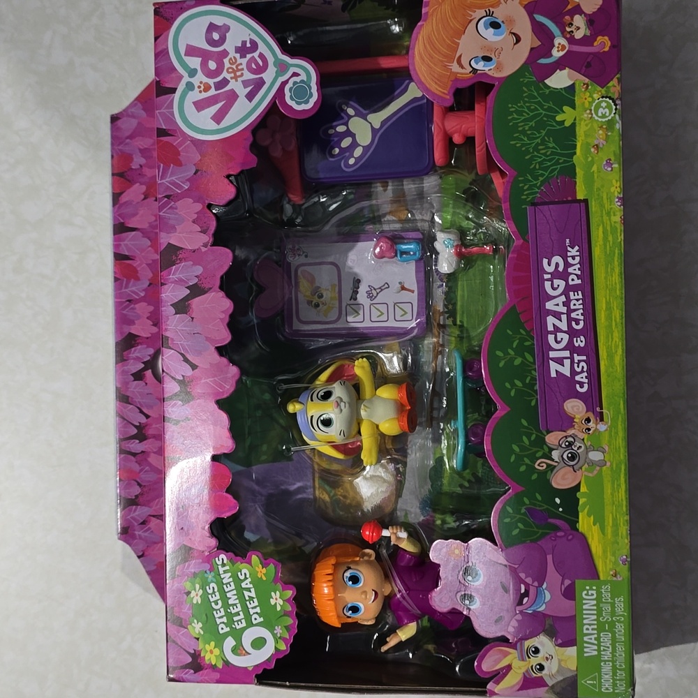 Vida the Vet NWT ZigZag's‎ Cast & Care Pack
